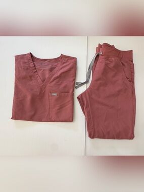 Figs Women's Scrub Catarina Top - Zamora Joggers - Mauve - Size MT